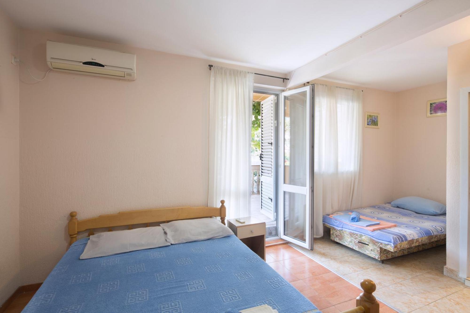 Apartments Antic بودفا الغرفة الصورة